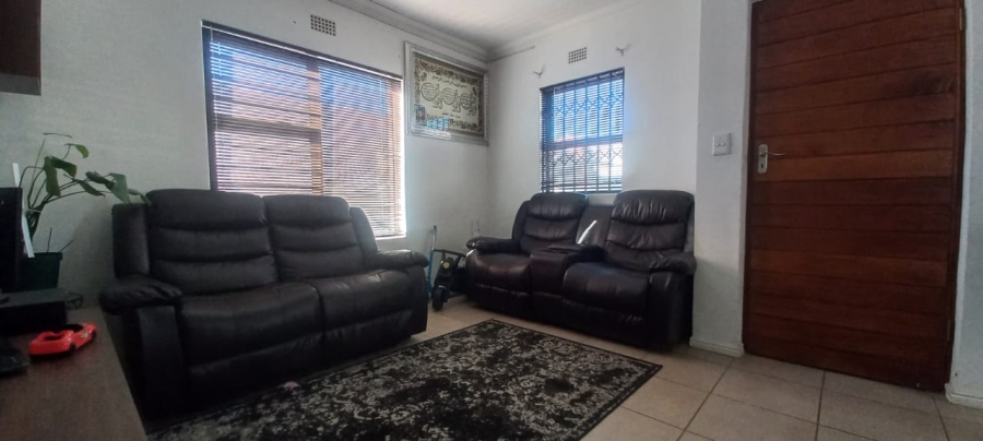 2 Bedroom Property for Sale in Rocklands Western Cape